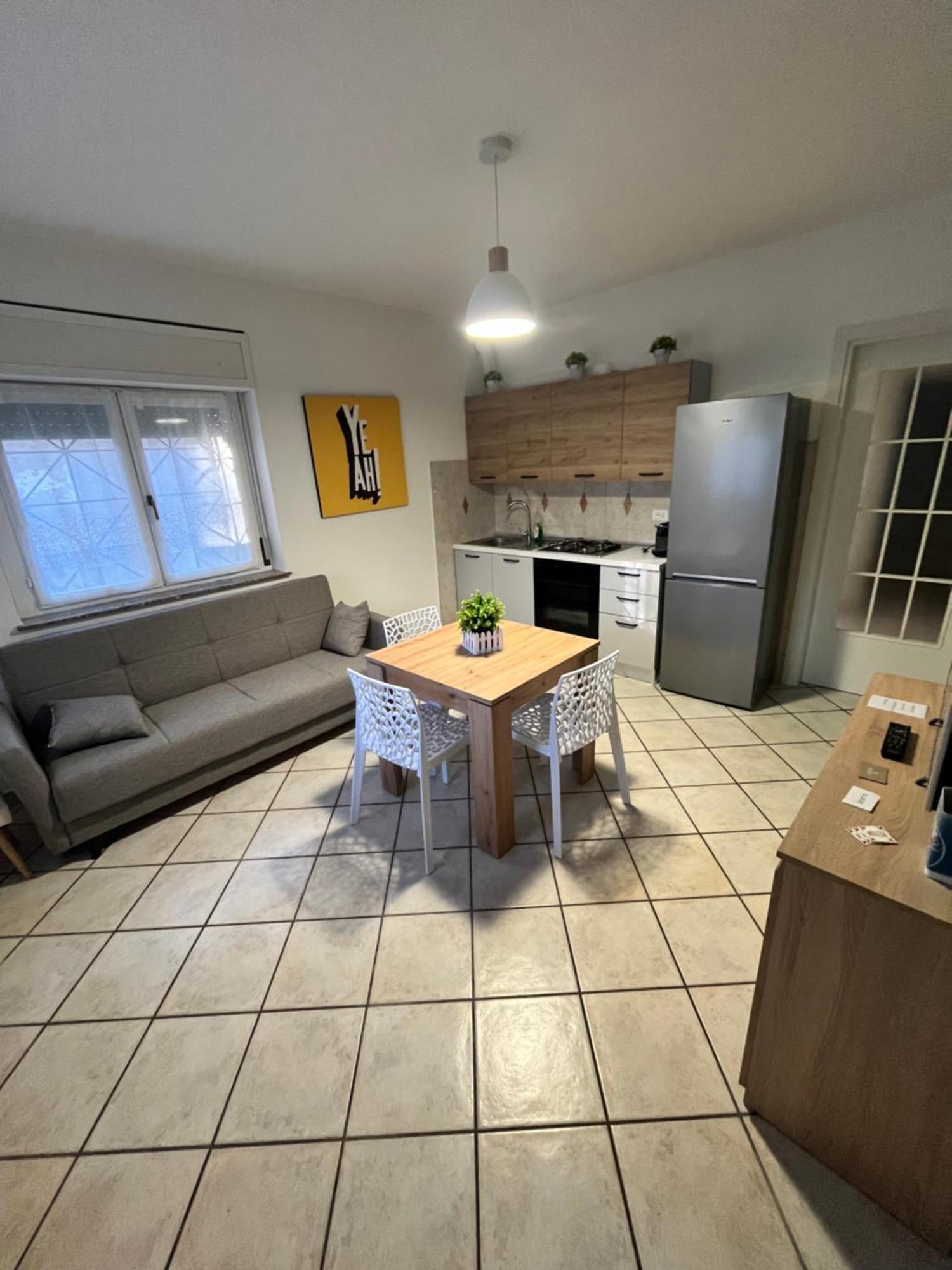 Appartamento In Villa Nico'S Home Gallarate Esterno foto