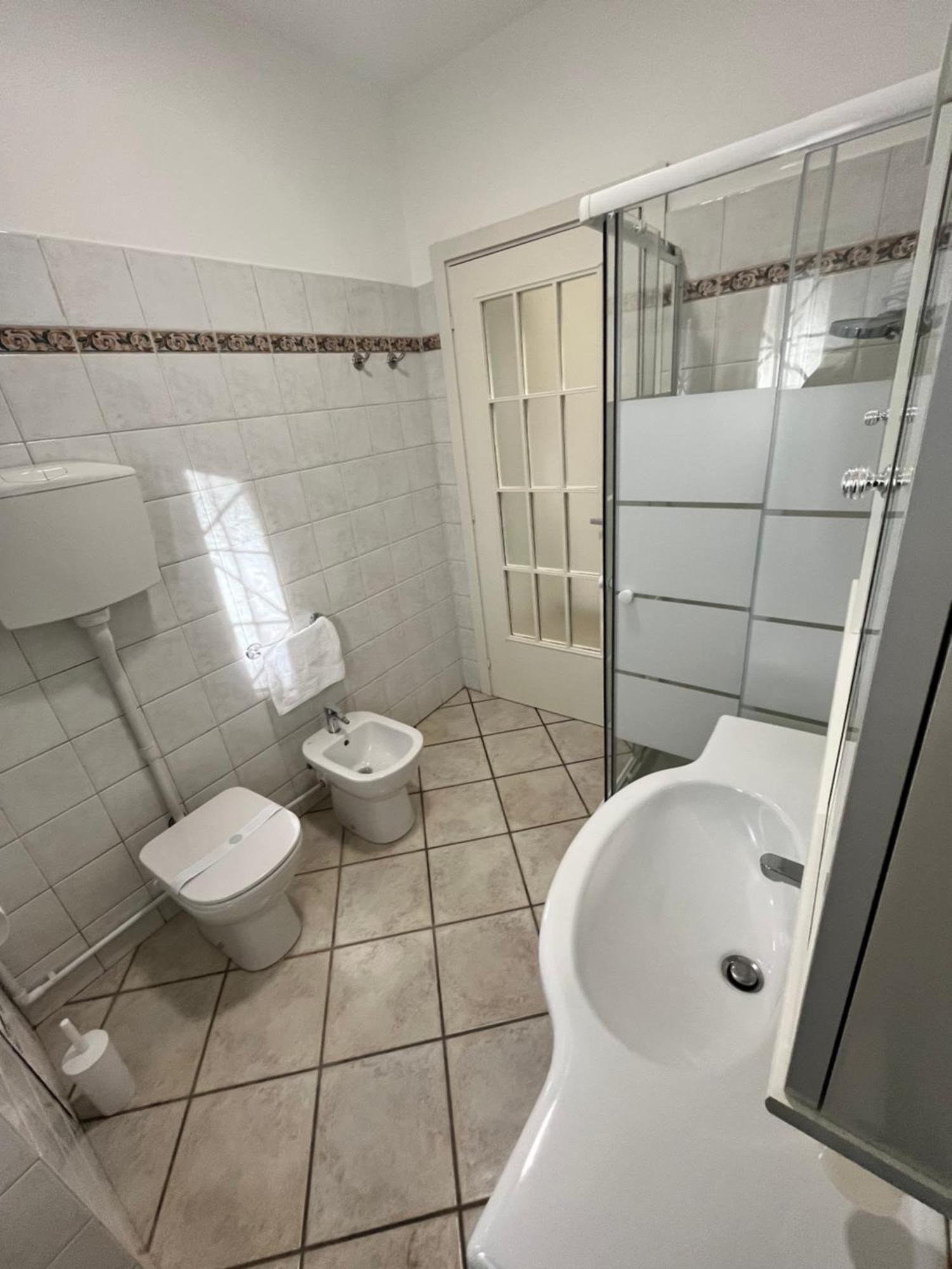 Appartamento In Villa Nico'S Home Gallarate Esterno foto